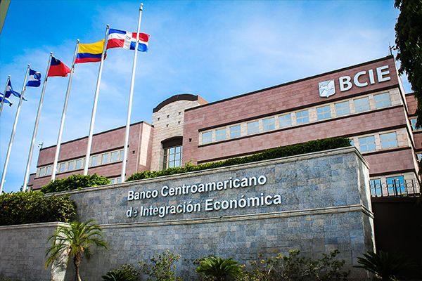 Bank Ameryki Centralnej wesprze Salwador w realizacji ustawy o Bitcoinie